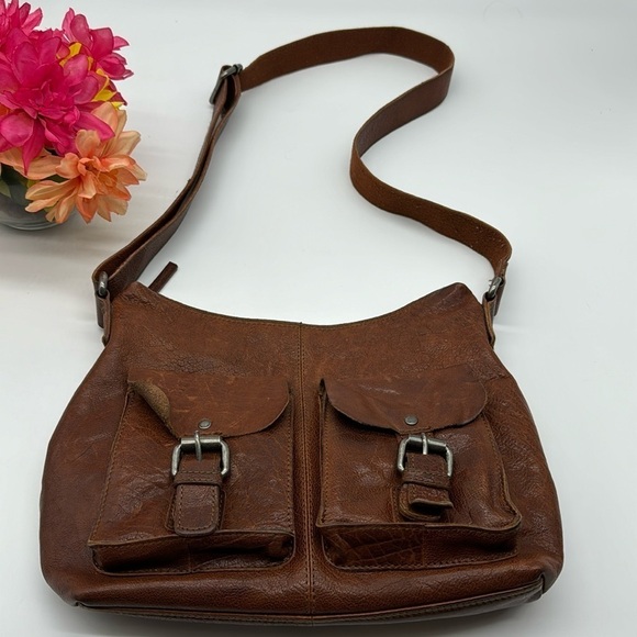 Spikes & Sparrow Beautiful Brown Leather Vintage Crossbody Bag BRN5623D - Picture 1 of 15